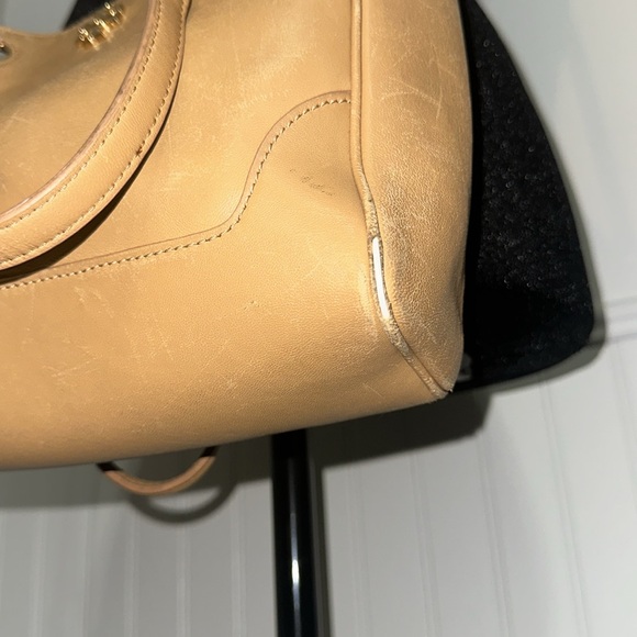 TORY BURCH
Leather Chain-Link Handle Bag - Picture 5 of 12